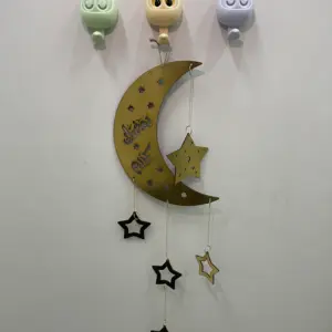 زينة هلال ونجوم رمضان معدنية بتصميم أنيق - Ramadan Crescent and Stars Metal Decoration