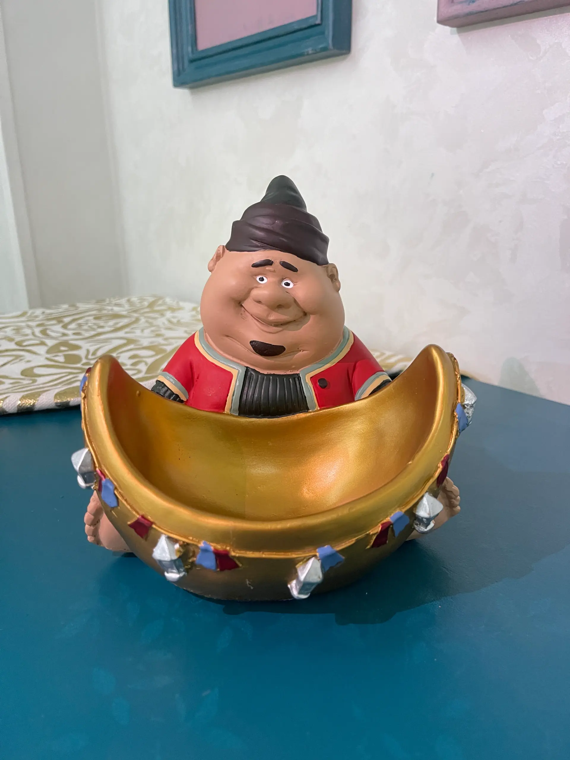 شخصية فنانيس حامل طبق رمضاني كبير للبلح والمكسرات - Fananes Figurine Large Ramadan Plate for Dates and Nuts