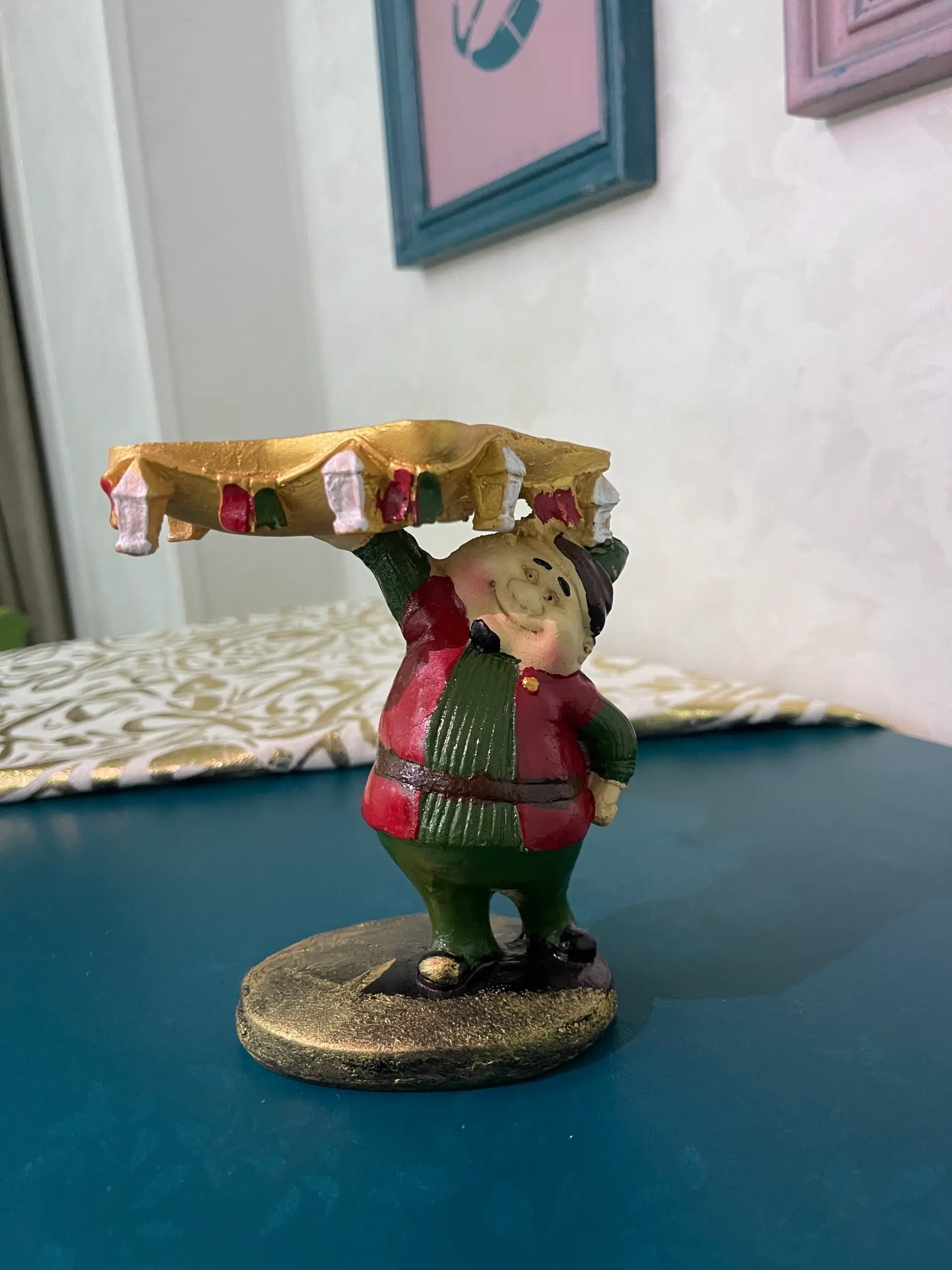 شخصية فنانيس رمضان حامل طبق نجمه تقديم للبلح والمكسرات - Ramadan Fananes Figurine Serving Plate for Dates and Nuts