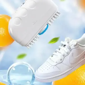 علبة فوم لتنظيف الأحذية مع فرشتين ناعمة وخشنة – Foam Shoe Cleaner with Dual Bristle Brush
