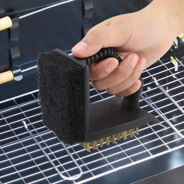 فرشة تنظيف شواية مع مكشطة وإسفنجة – Grill Scraper Brush with Sponge Combo
